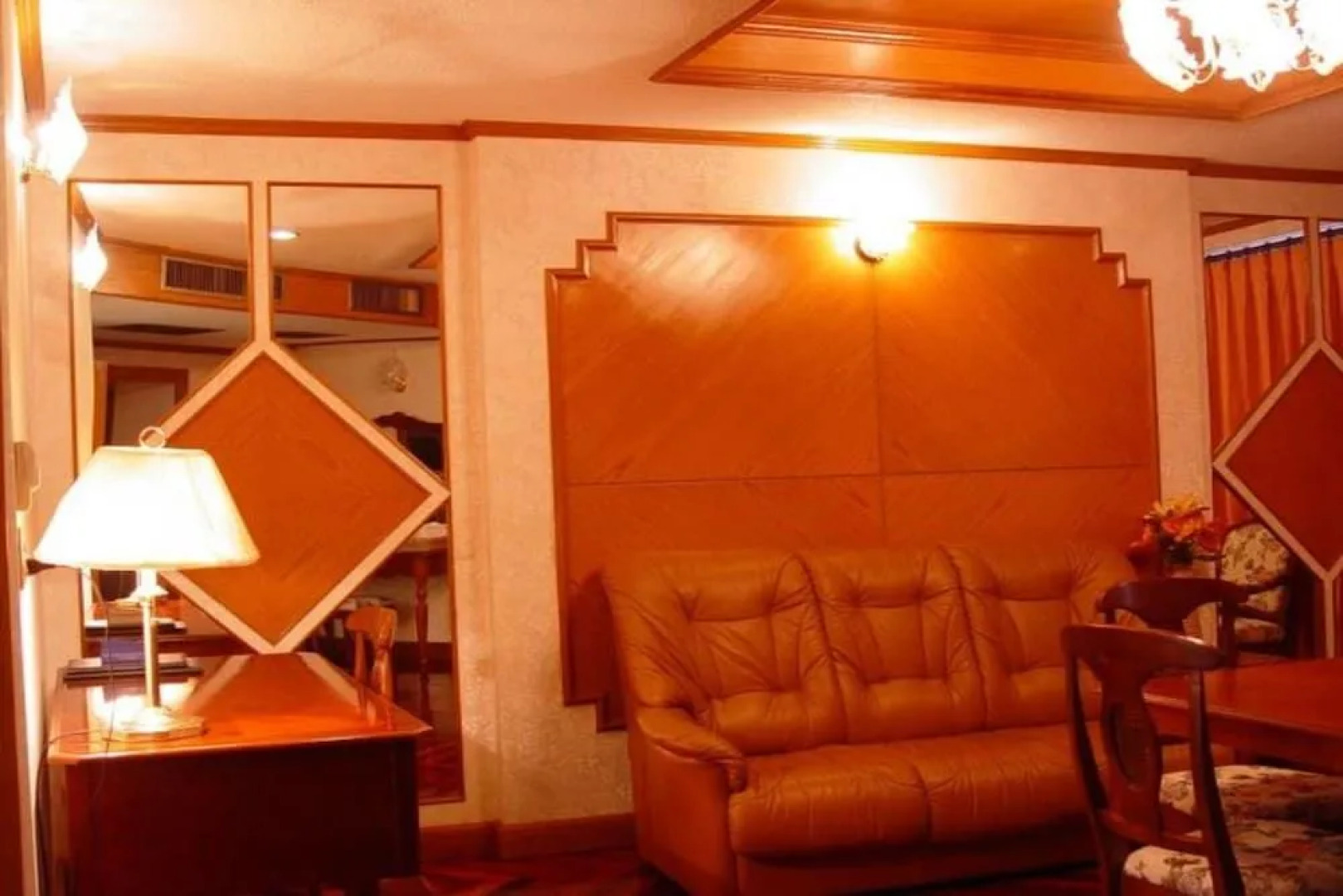 Hotel Petchkasem Grand