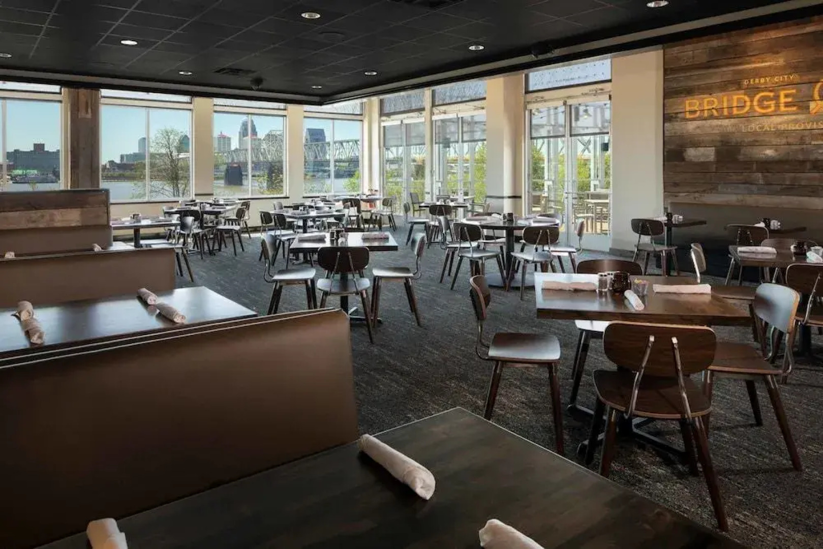 Sheraton Louisville Riverside Hotel