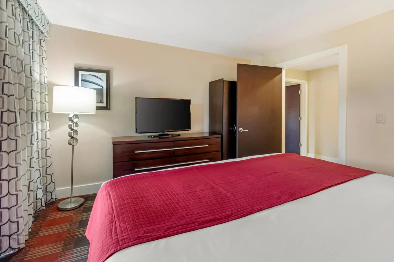 Polynesian Hotel & Suites Wisconsin Dells/Lake Delton