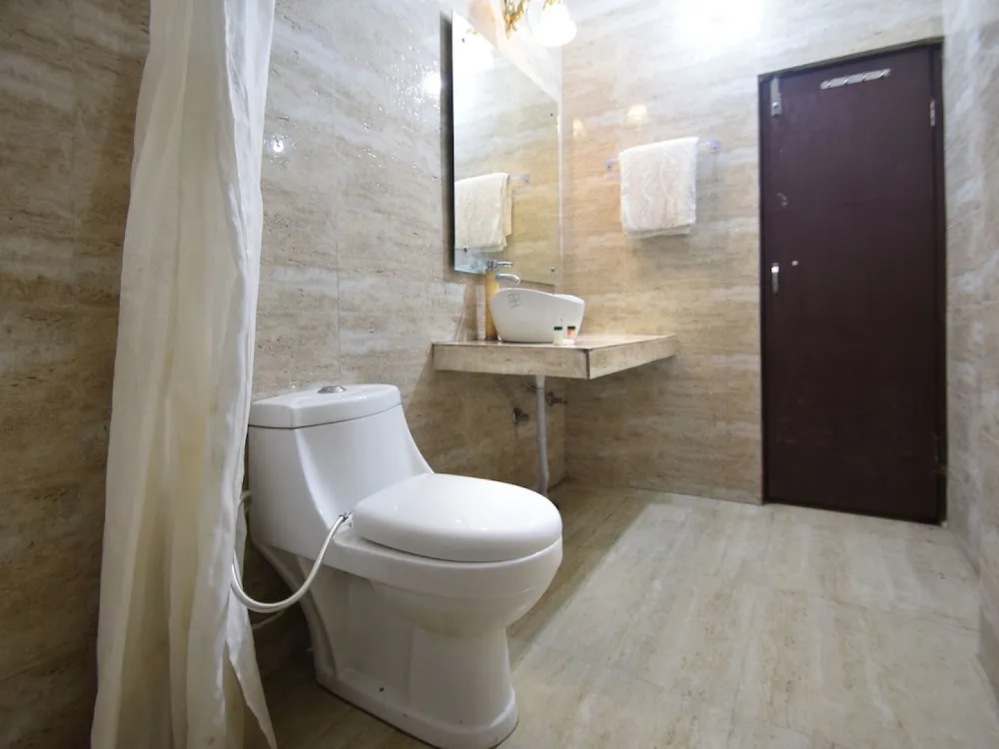 OYO 12527 Hotel Oak Valley