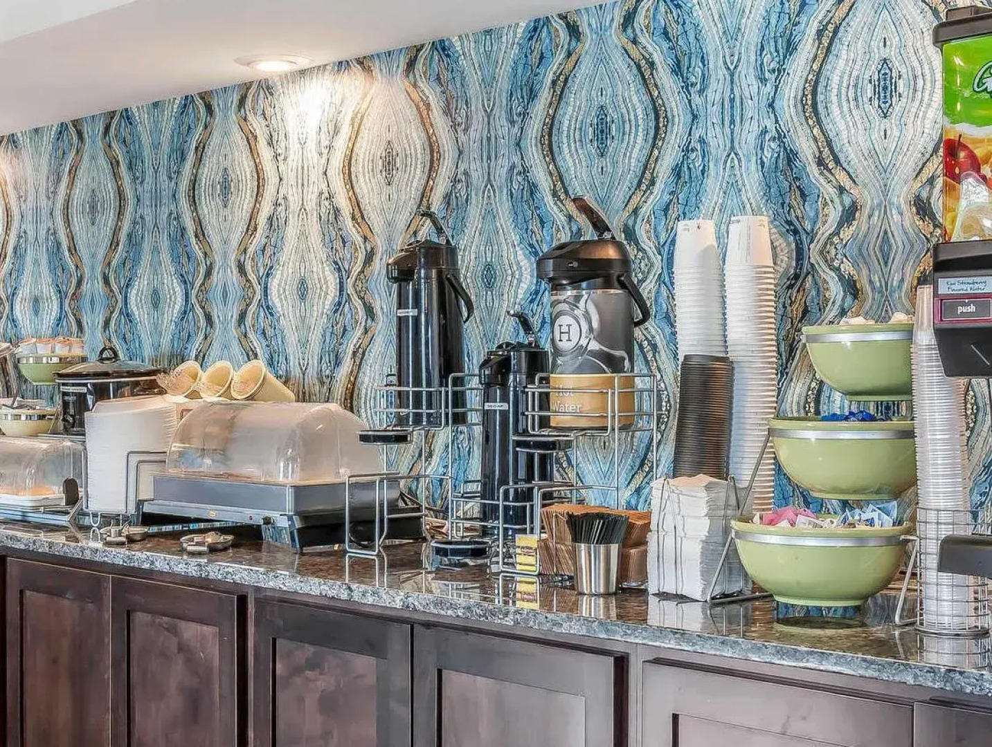 The Blu Hotel Blue Ash Cincinnati, an Ascend Collection Hotel