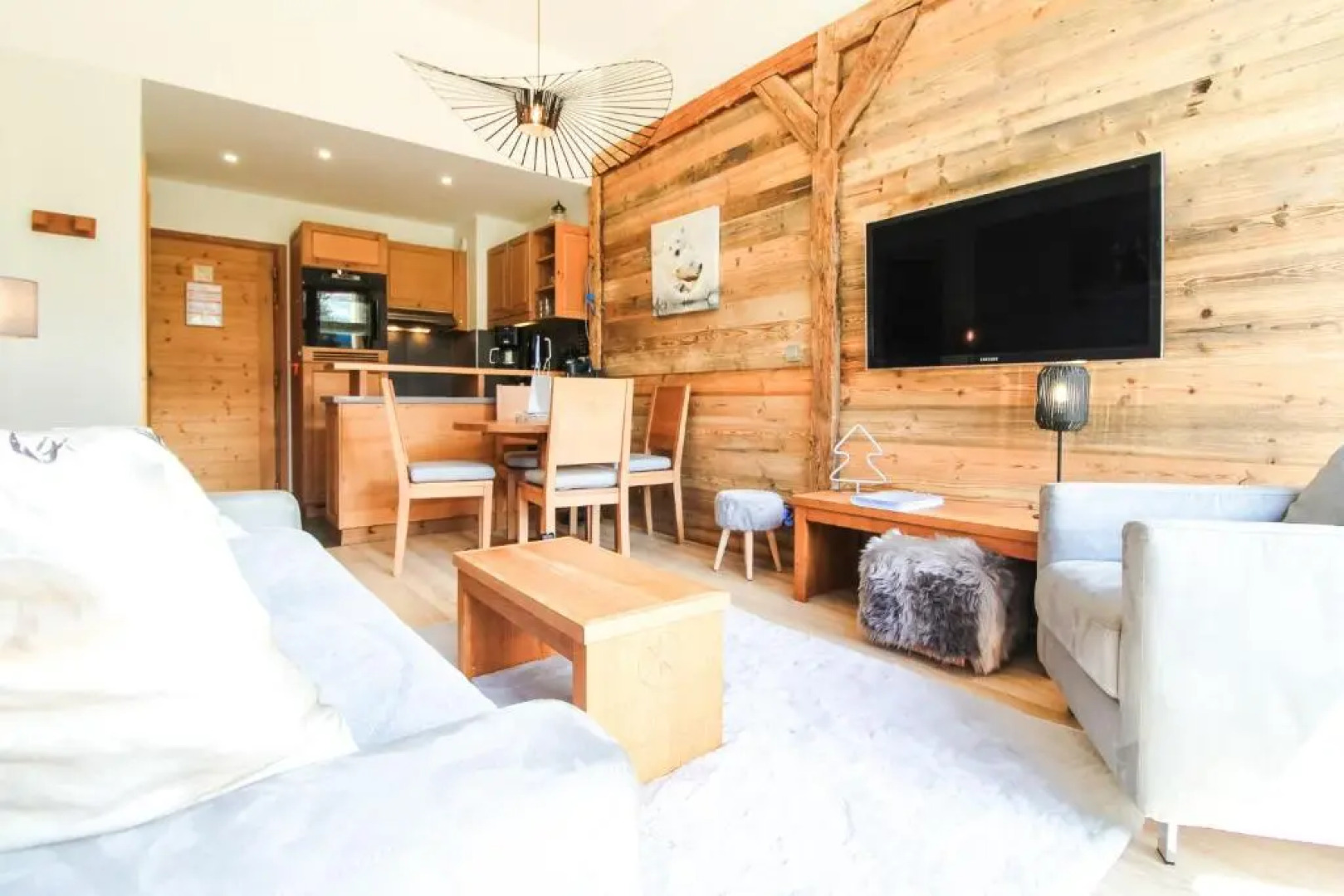 1-bed apartment in 5* Residence with mountain views, ski in, ski out