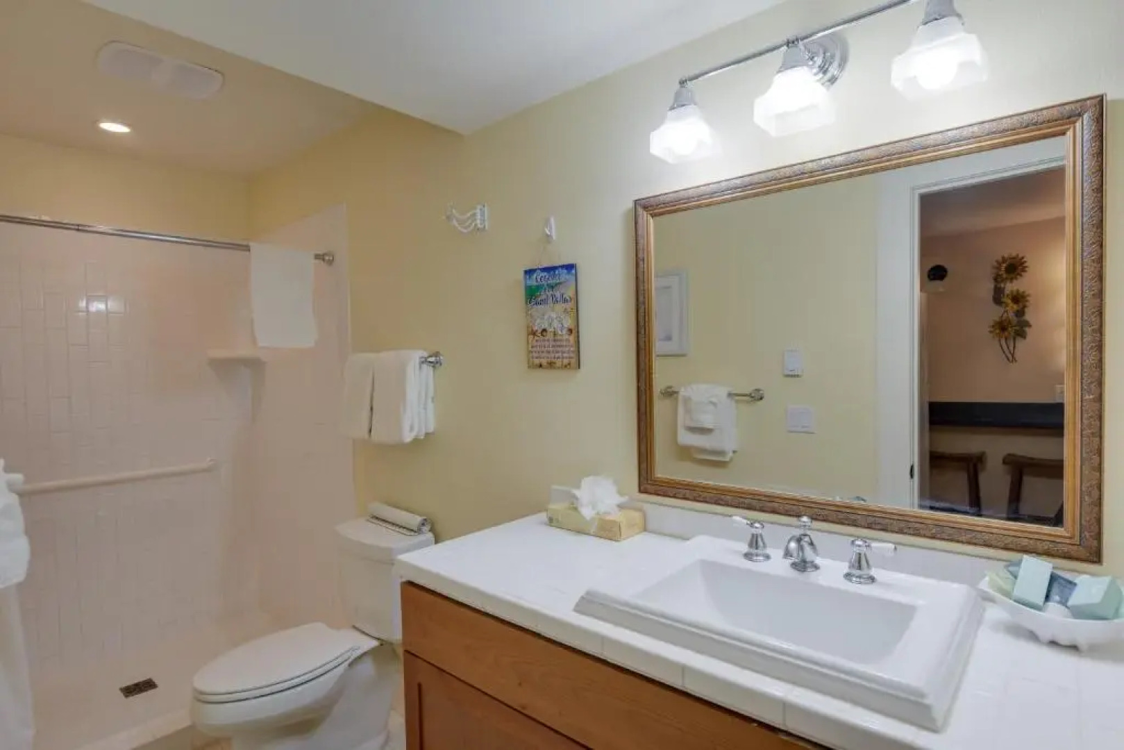 The Waves/The Argonauta Inn/The White Heron Lodge