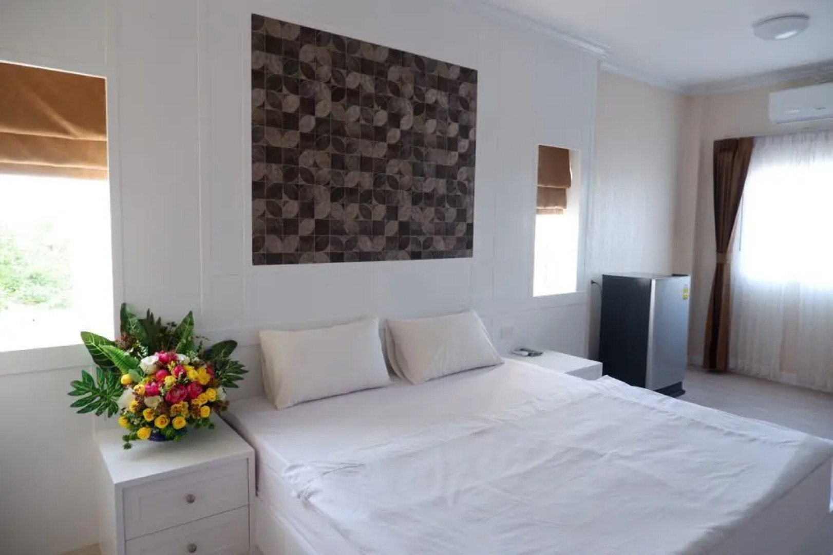 Crystal Place Prathai