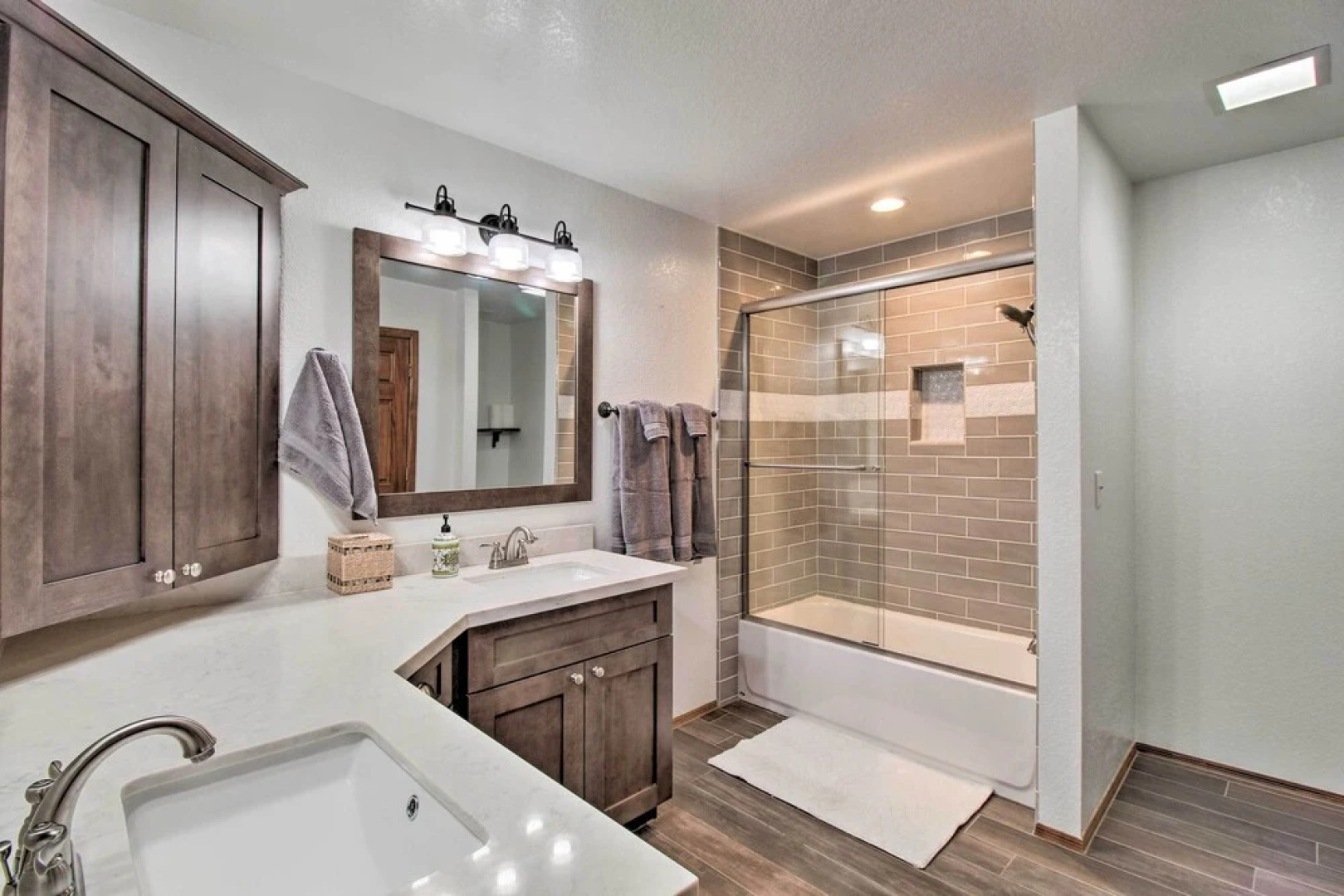 Chic Pinetop Retreat w/ Separate Apartment!