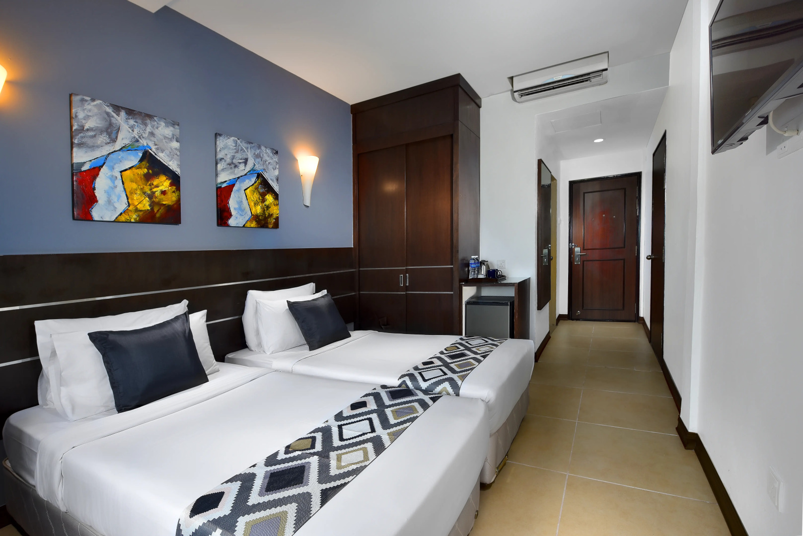 Bella Vista Waterfront Resort