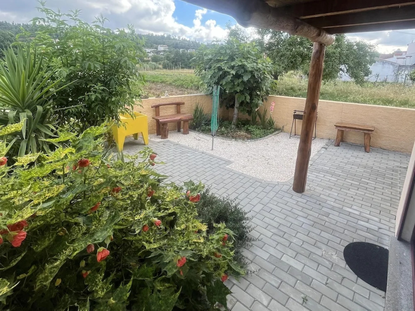 1 bed - Sleeps 4 - Pets - Balcony - Mtn View