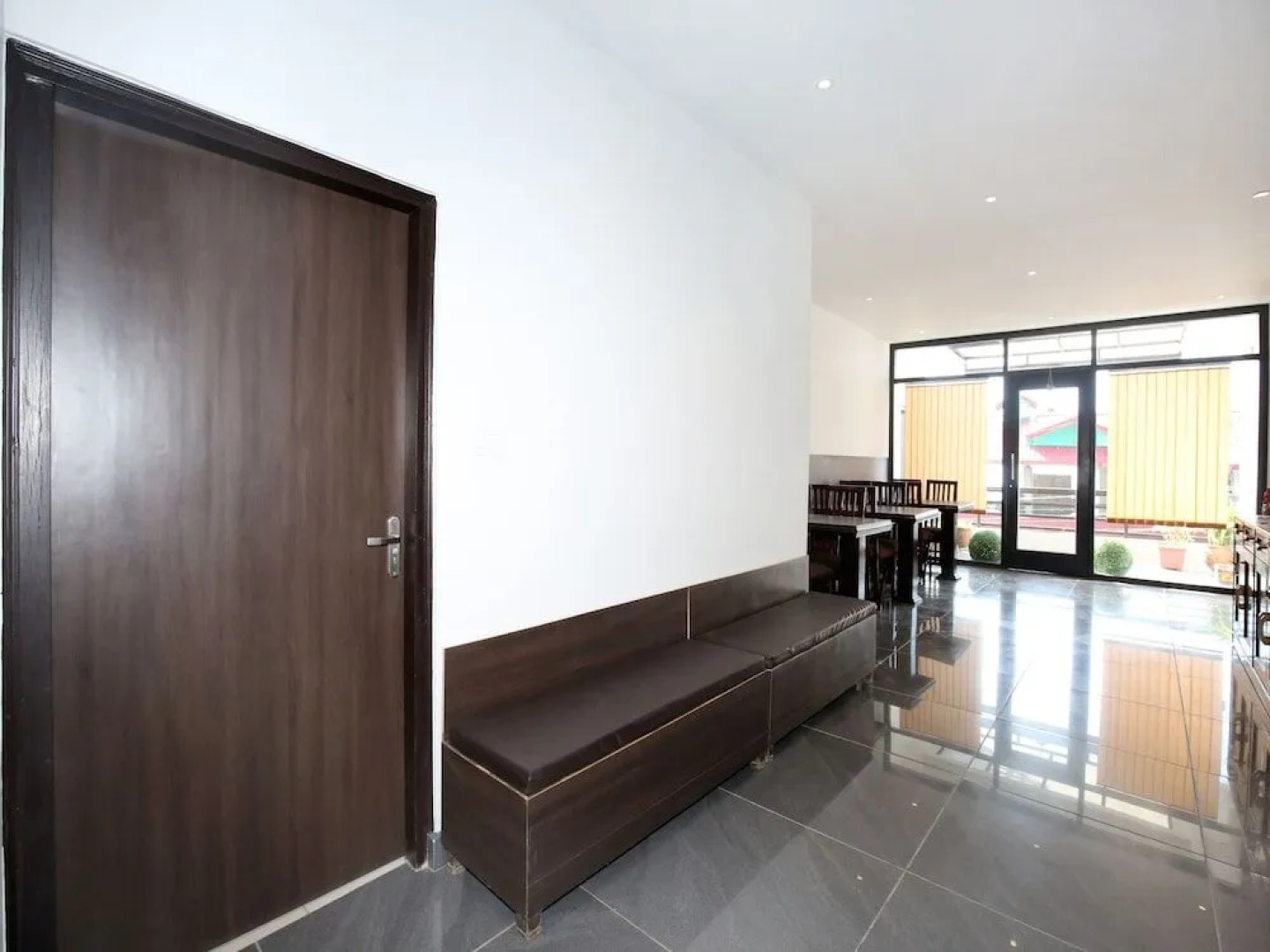 OYO 13307 Home Luxury Stay Shoghi