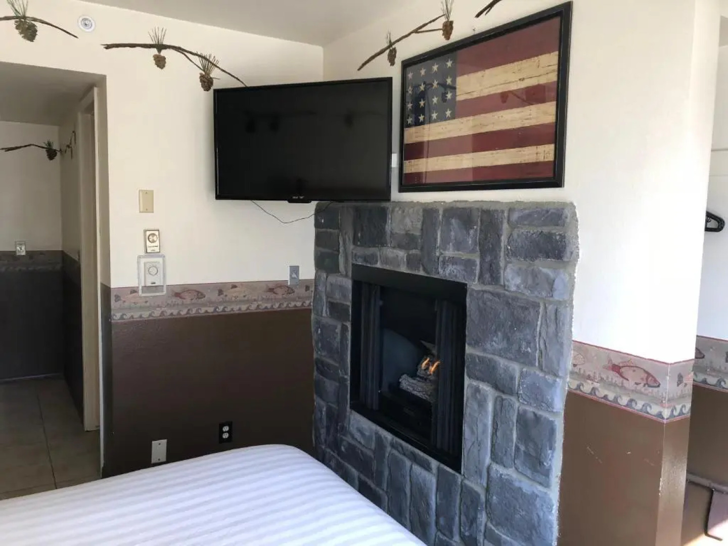 Rodeway Inn & Suites Fireside Lodge