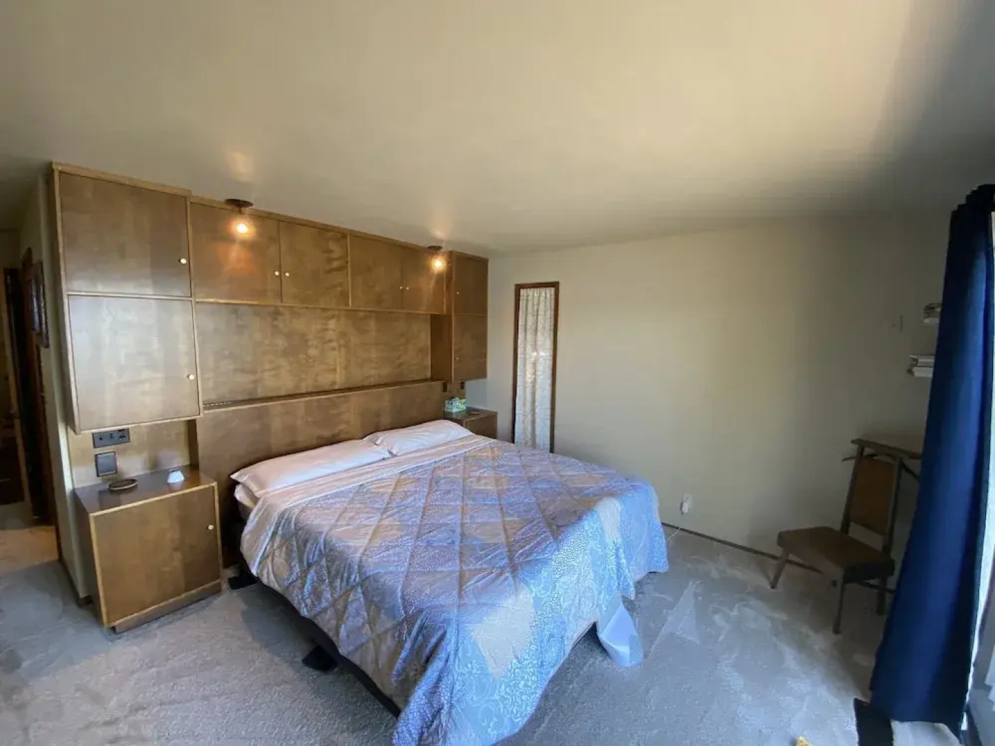 PNW MCM 155ft Private Waterfront Gem on Raft Island w/Hot Tub 3 Bedroom Home by RedAwning