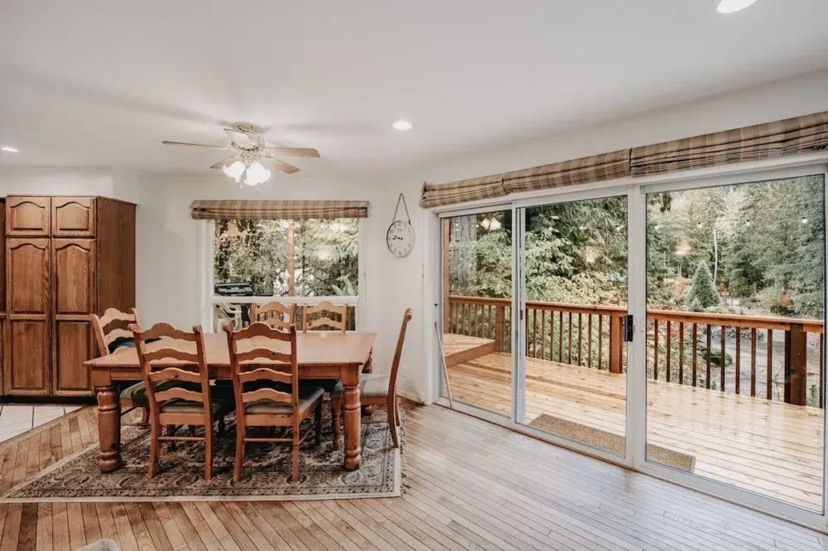 13sl - Hot Tub - Pets Ok - Wifi - Sleeps 8 2 Bedroom Home by RedAwning