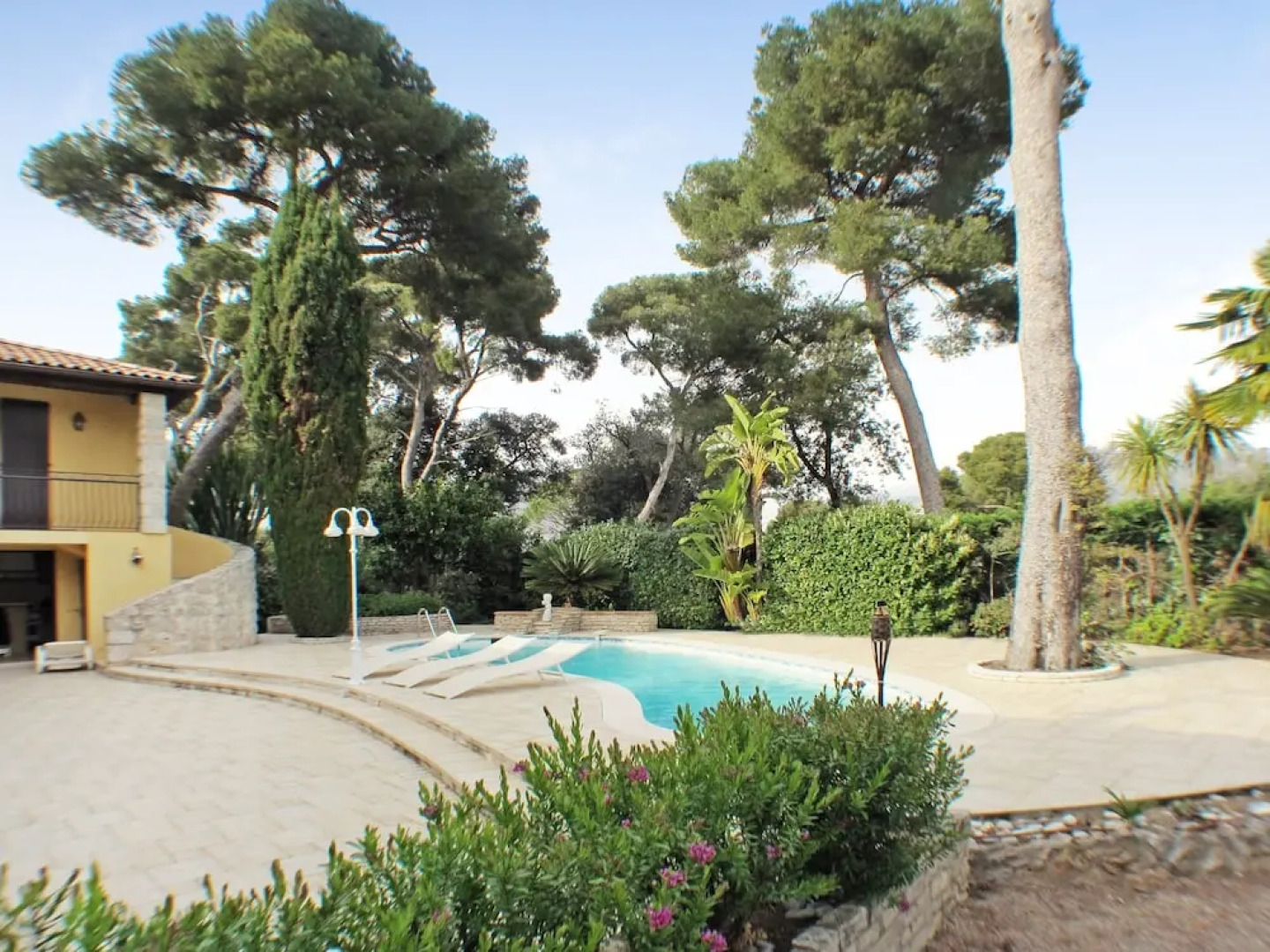 Grande Villa proche Monaco