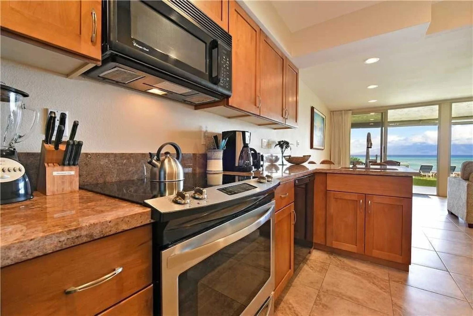 Lokelani #C104 - 1 Br condo by RedAwning