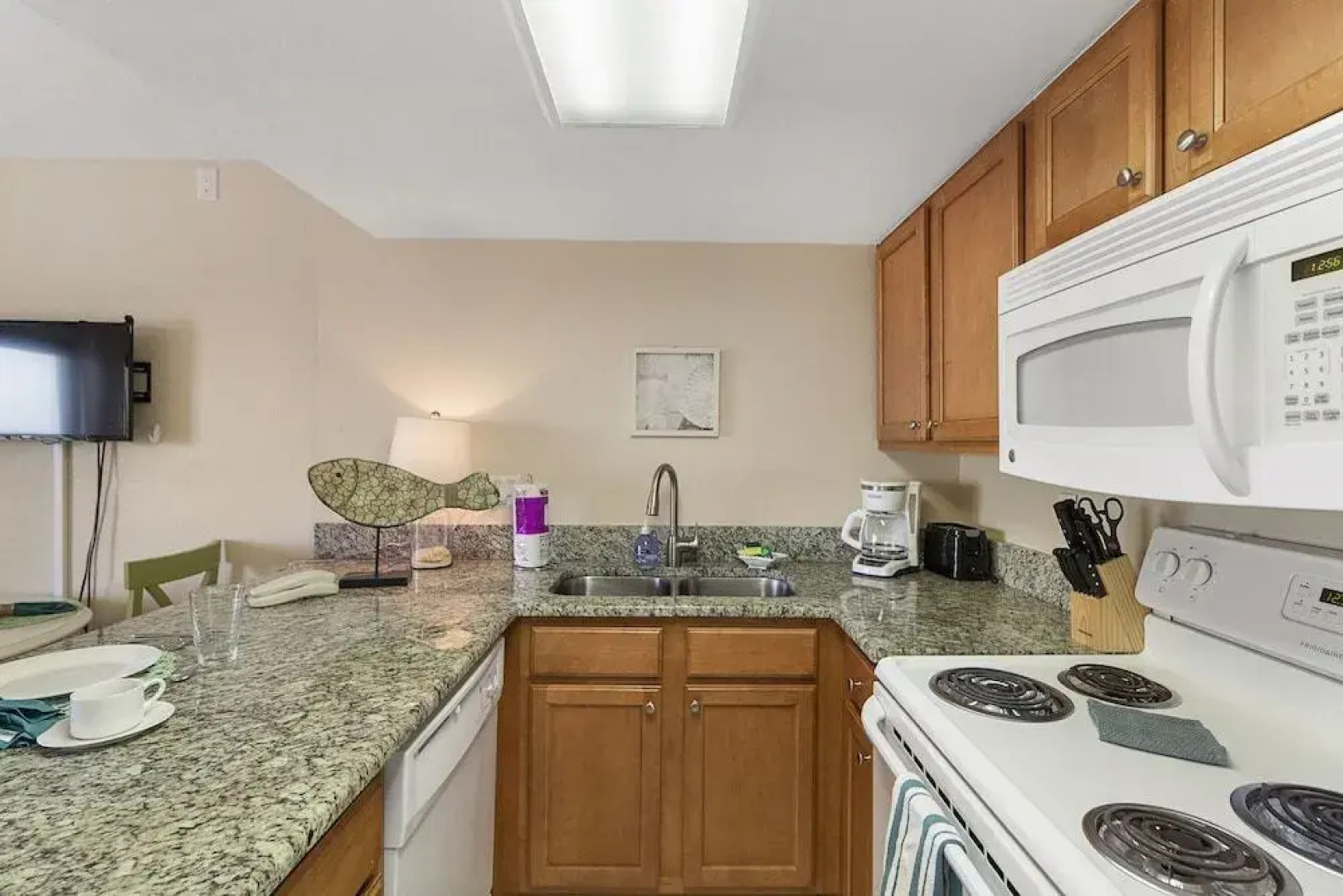 Tropical Suites At Sunglow Resort