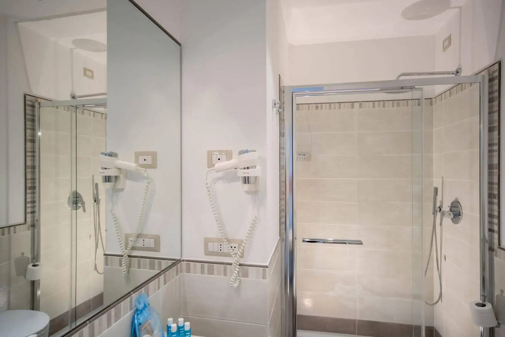 Santa Tecla Apartments