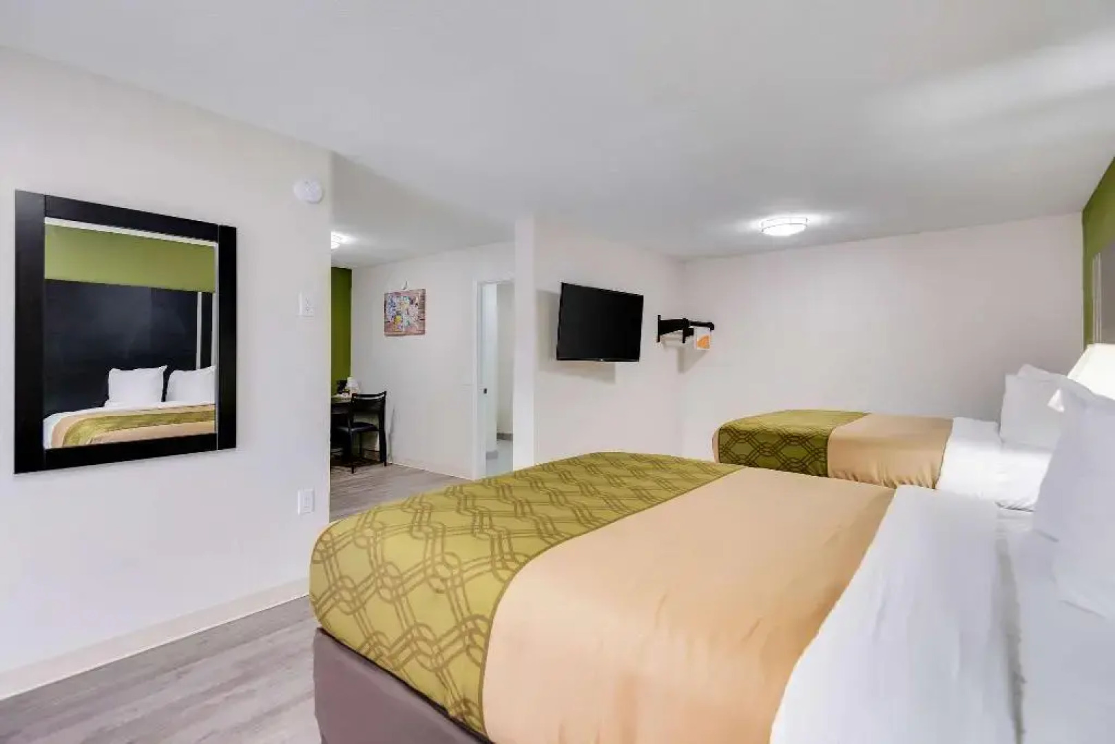 Super 8 by Wyndham Palestine TX