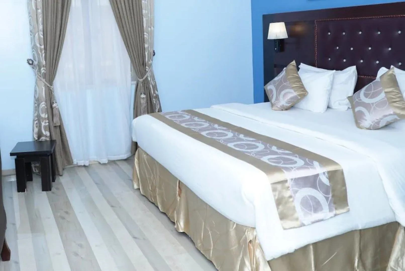 Glo-ran Hotel and Event Place