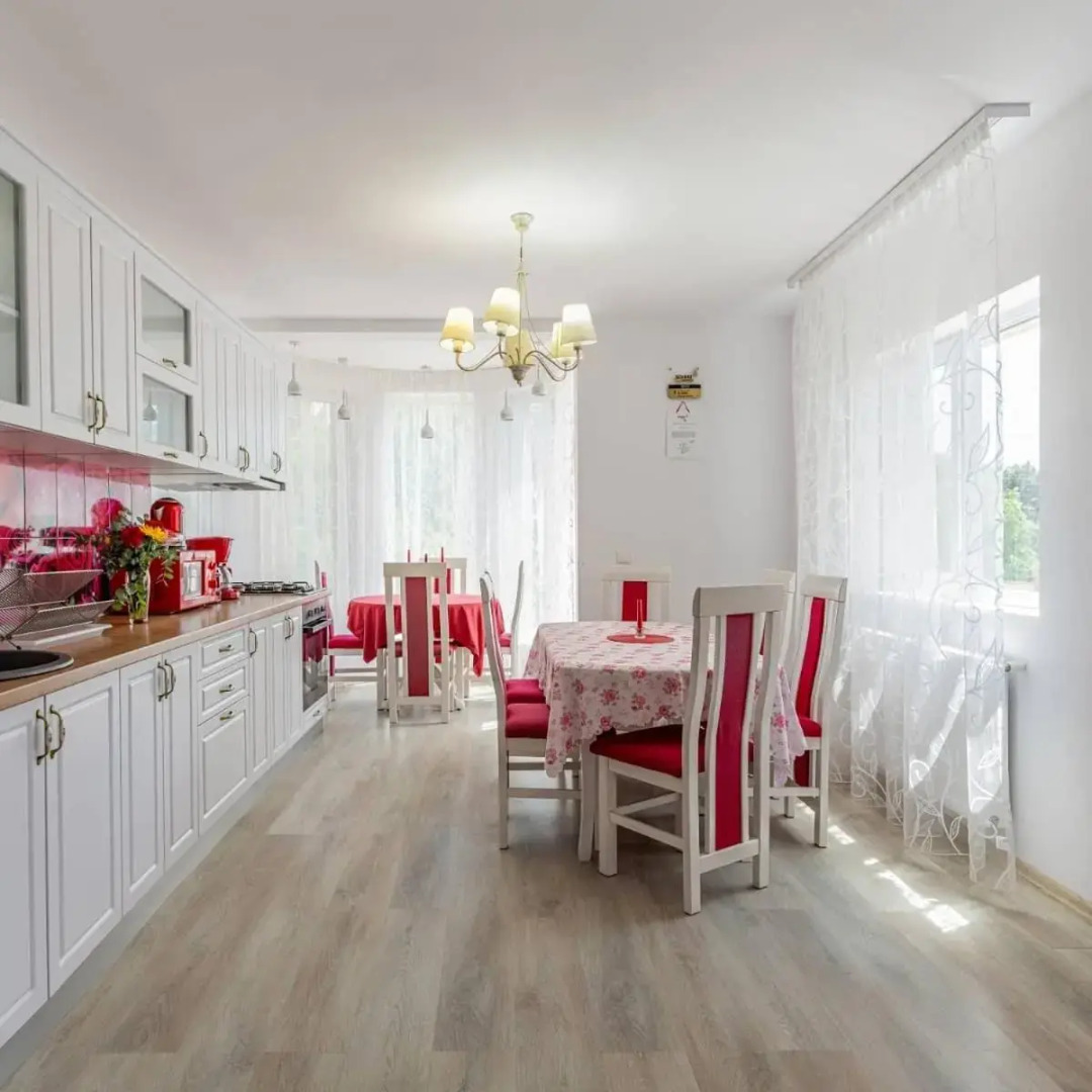 Pensiunile Casuta cu Trandafiri 1