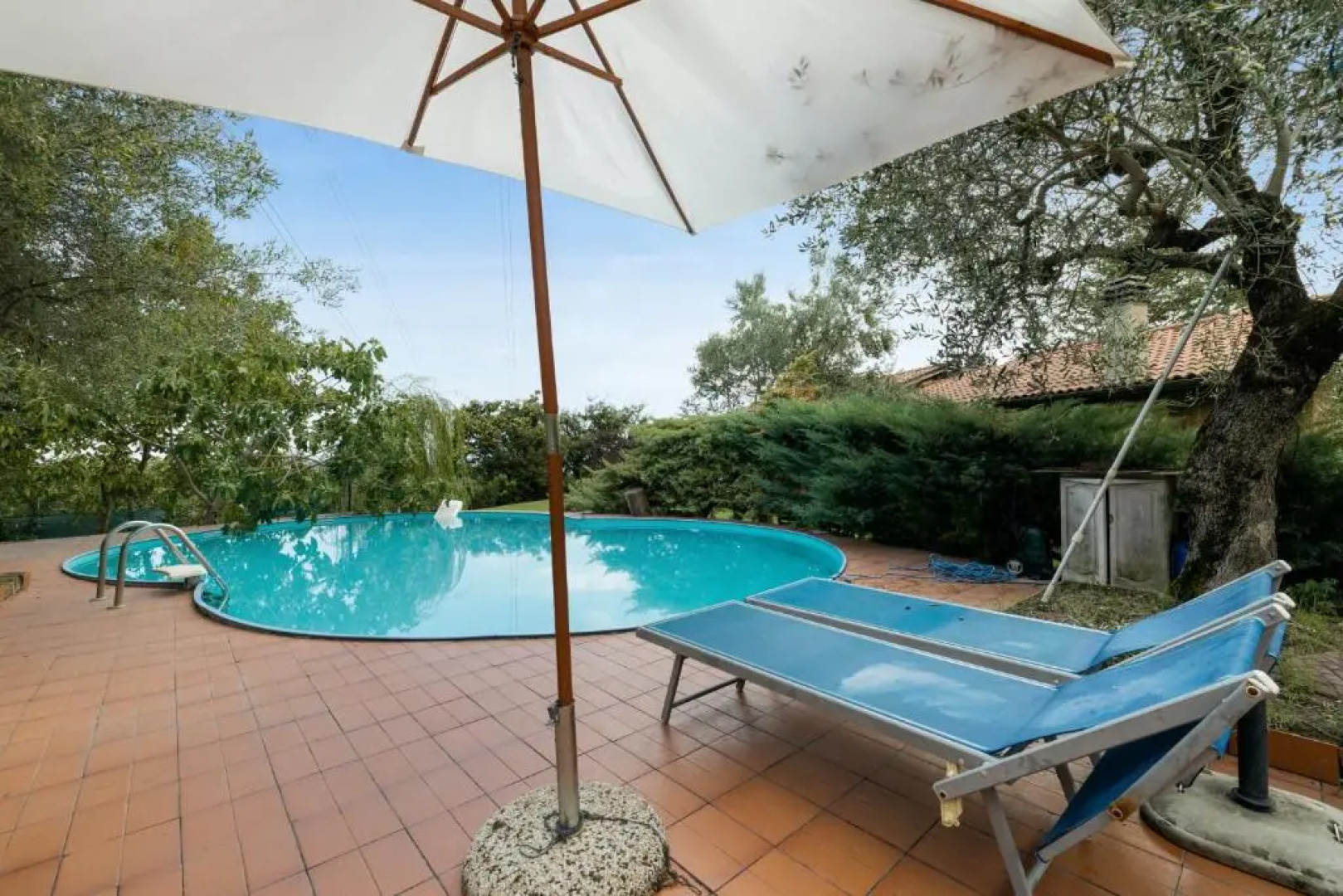 3 bedrooms appartement with private pool jacuzzi and enclosed garden at Fabrica di Roma