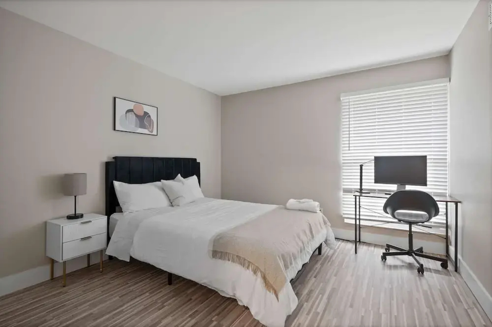 Inviting 2BR 2BA Unit in Rochester Hills