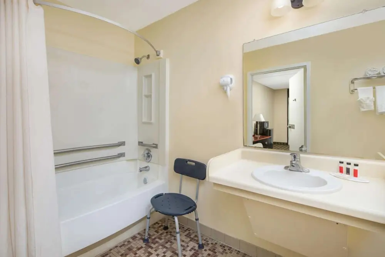 Travelodge Savannah Area/Richmond Hill