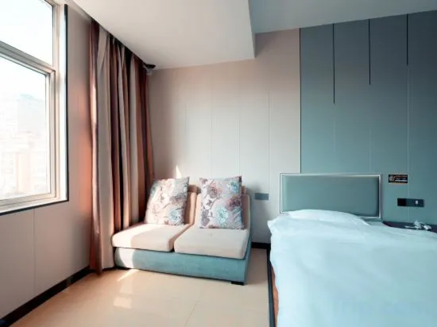 Junyi Chain Hotel (Yudu Longzheng Plaza)