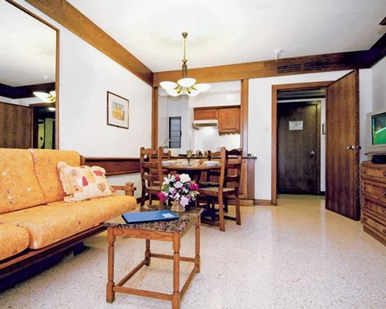 Club Riza, Qawra, Malta