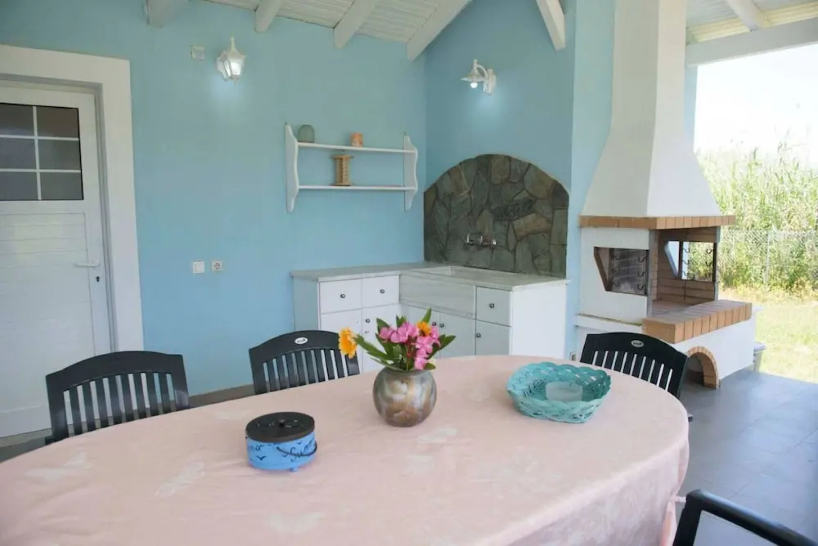 Villa Amorossa Beachfront 3 Bedroom in Roda