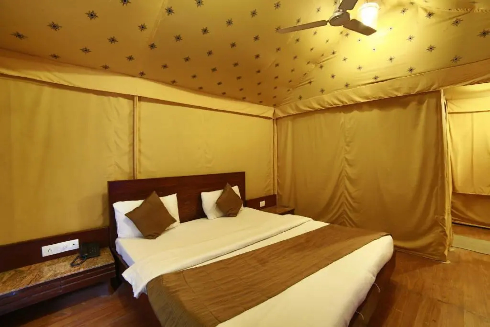 The Colonial Manek Manor