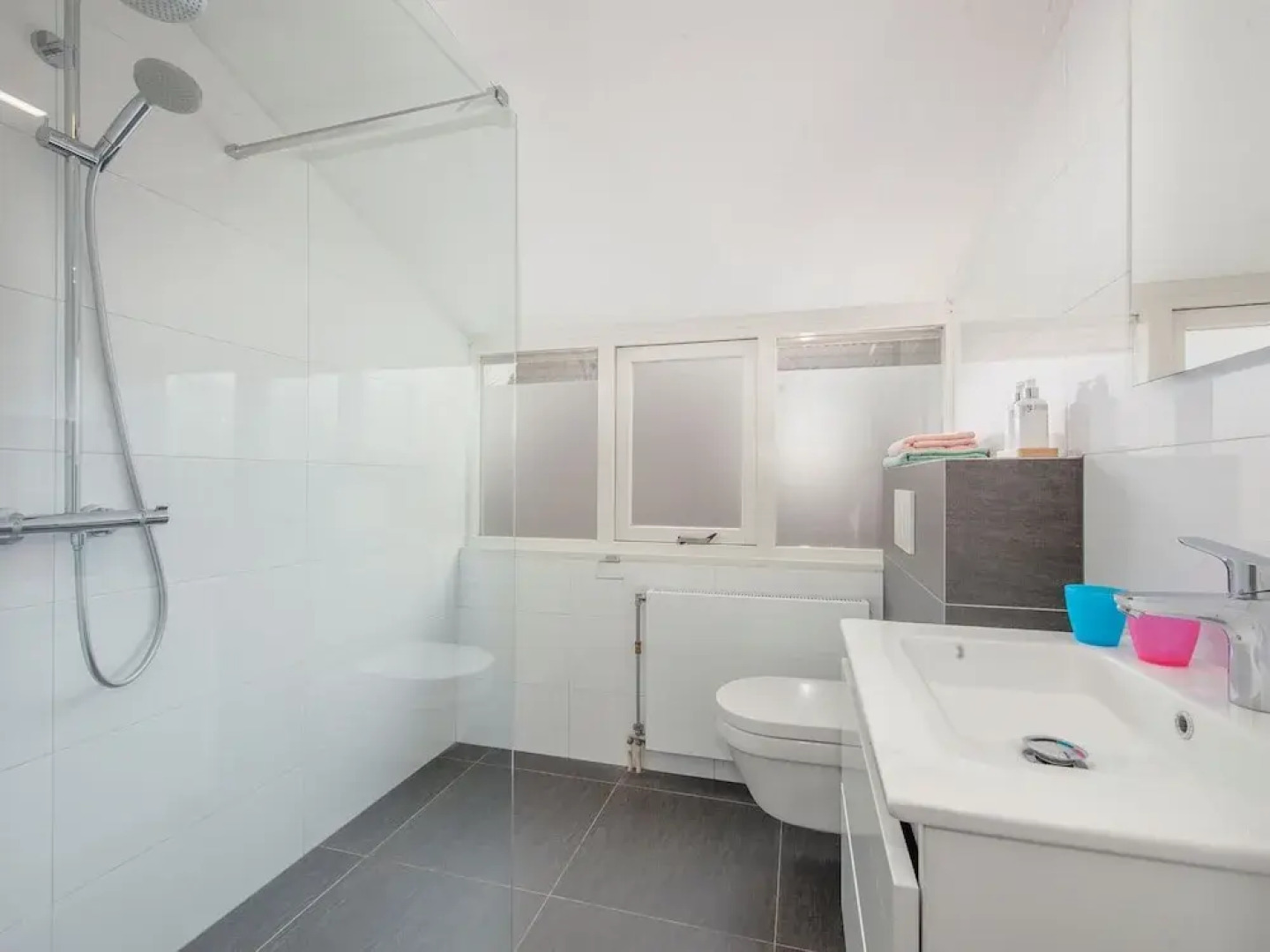 Comfortable Villa with Combi-Microwave in Green Surroundings