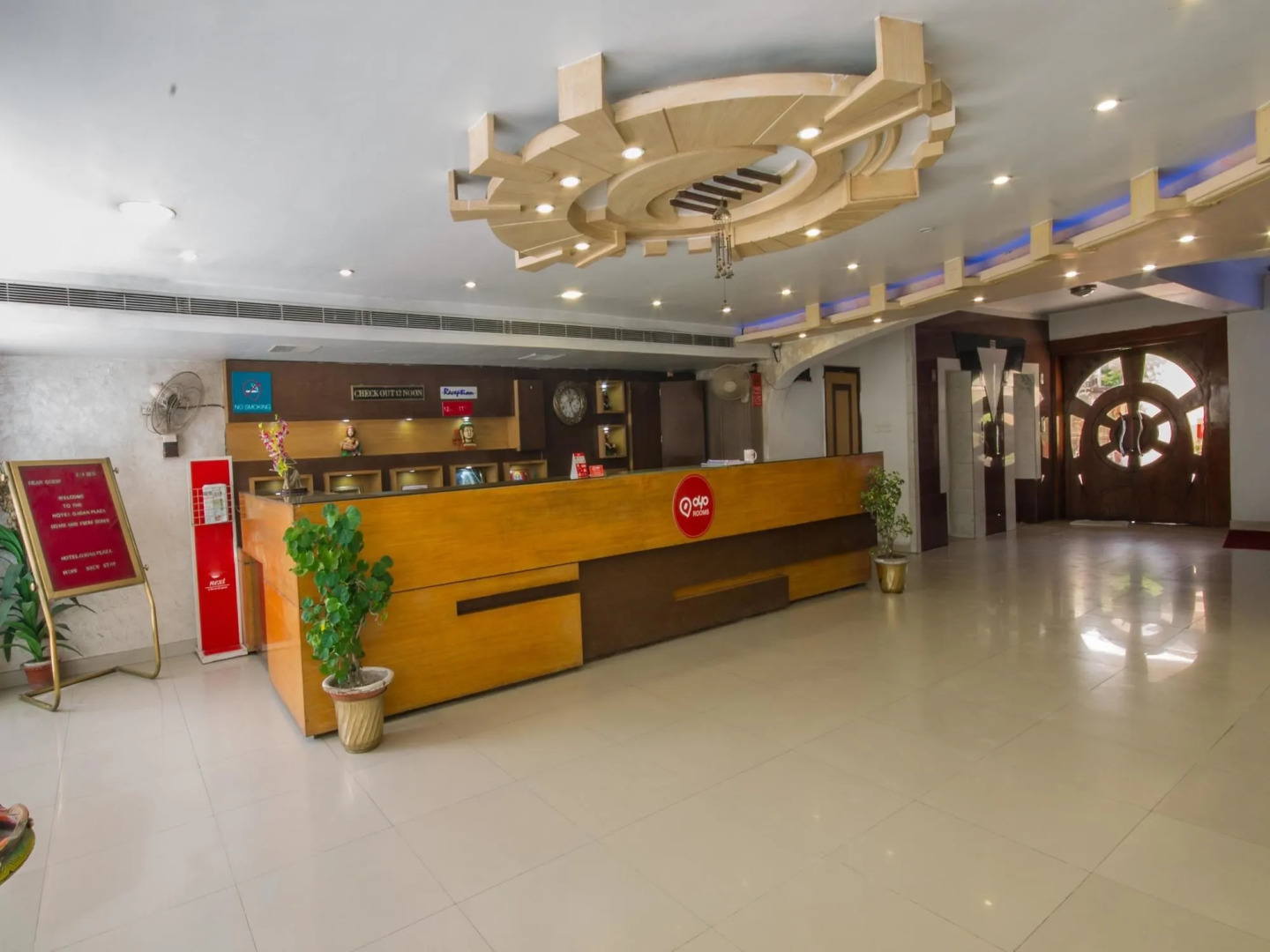 OYO 694 Hotel Malik Residency