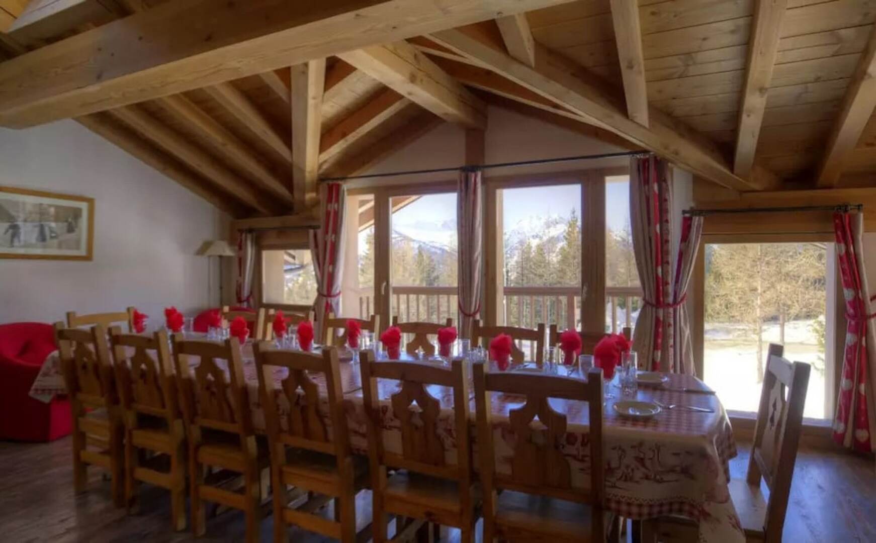 Chalet Perdrix by Skinetworks