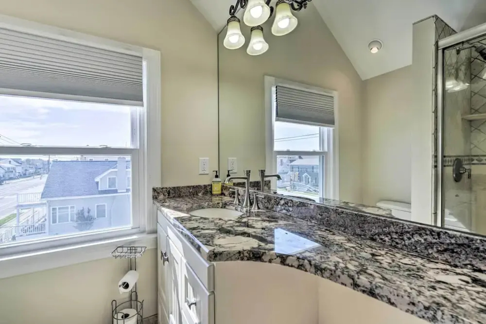 Ventnor City Retreat ~ 1 Block To Boardwalk!