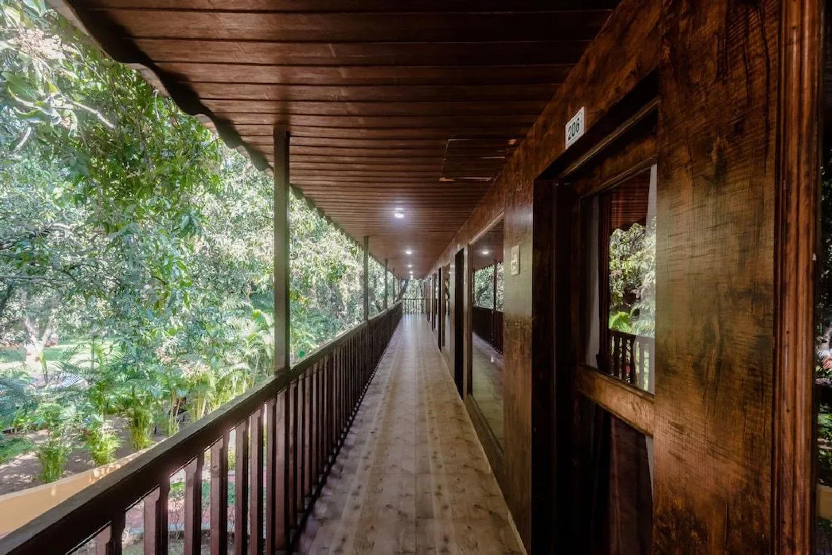 OYO 28759 Green Park Club Resort