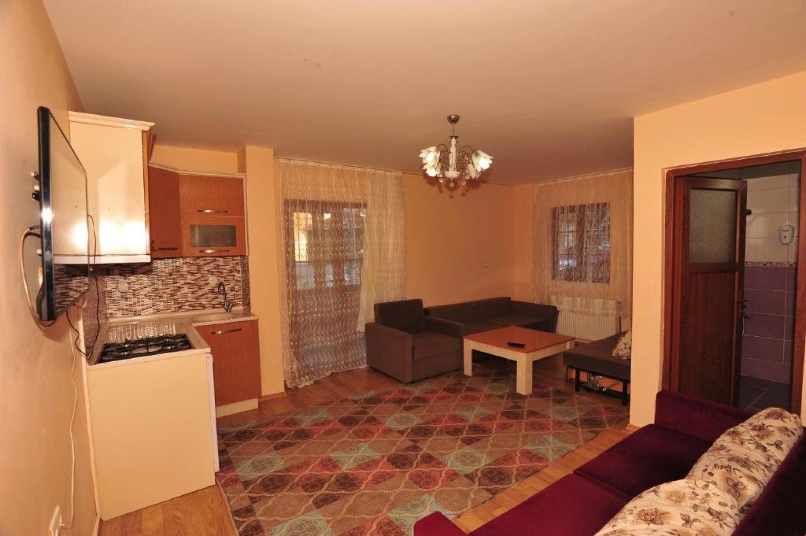 Cam Hotel & Restaurant 2