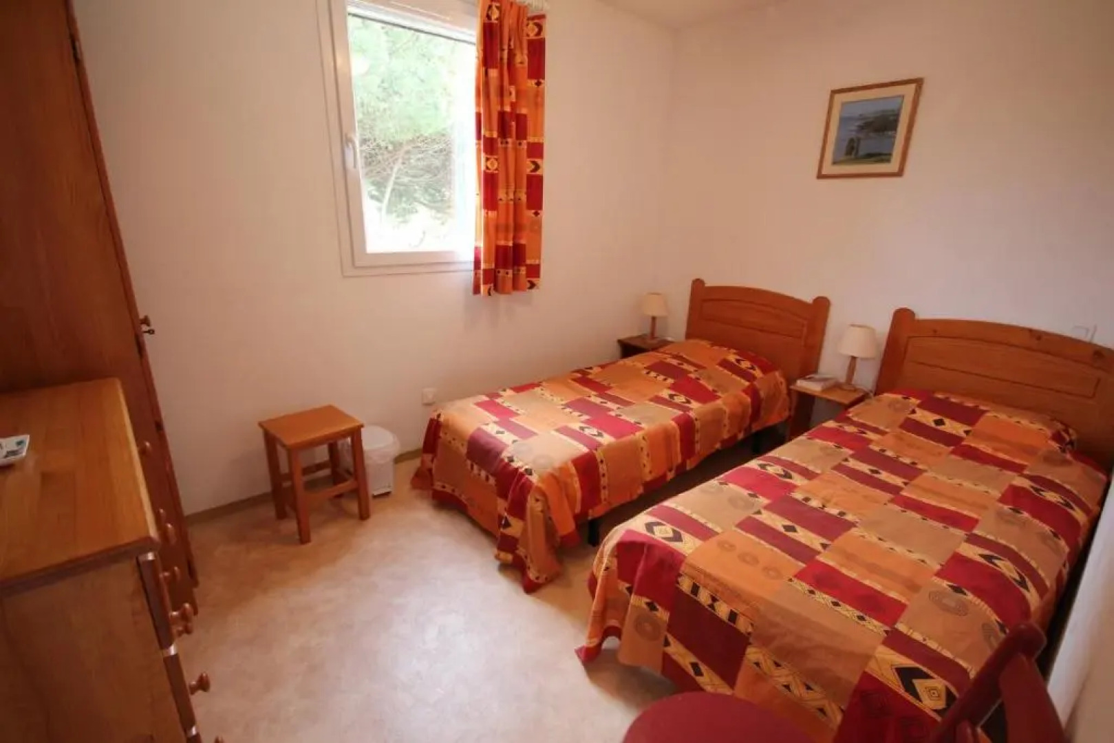 Belle villa 3 chambres 6 couchages grande terrasse sud parking privatif dans résidence sécurisée avec piscine commune 700 m de la mer LRCS174