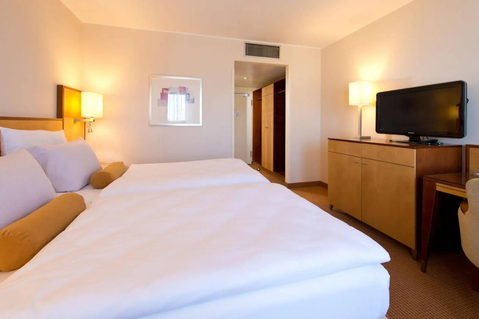 Отель The Q - Quadro City Hotel