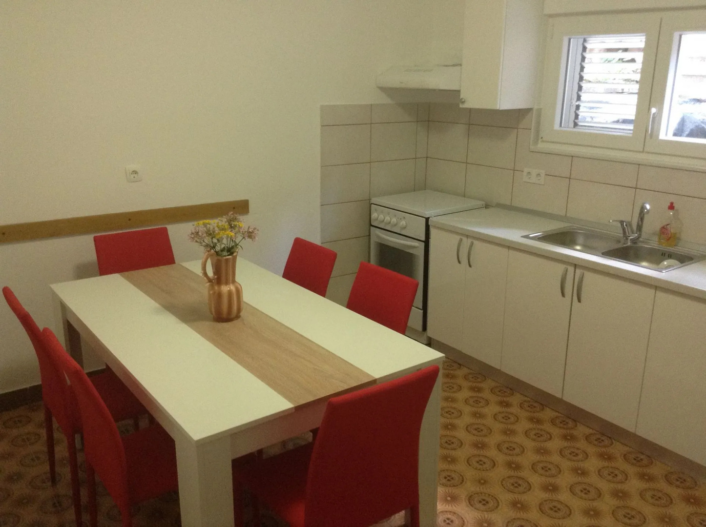 Apartment Bila - 15m from the sea: A1 Tisno, Island Murter