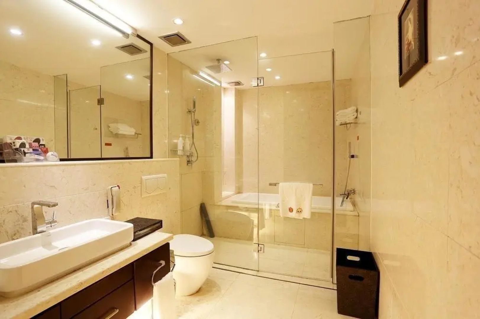 Oak Bay Garden Hotel