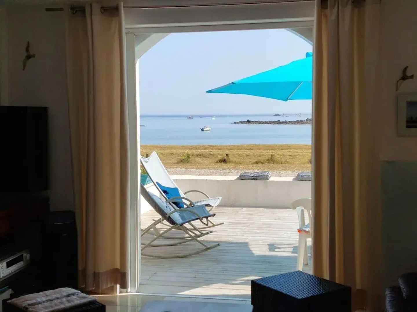 Beachfront Apartment in Plouguerneau