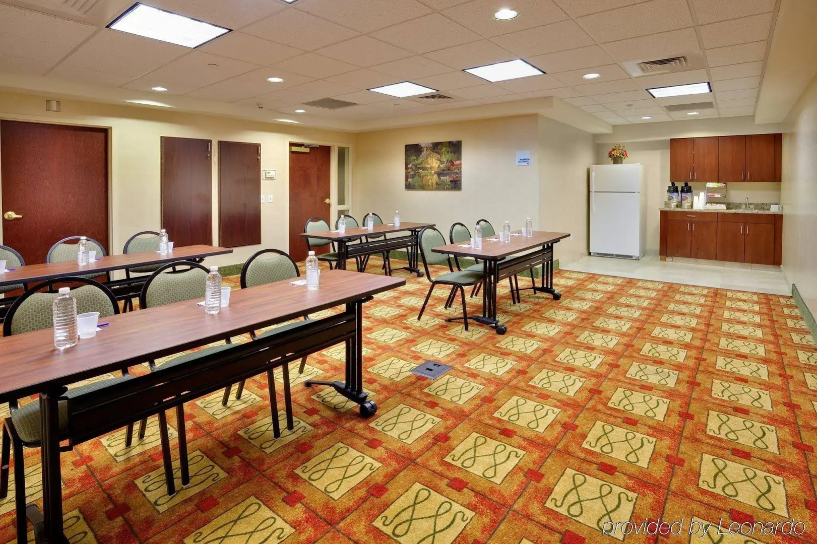 Holiday Inn Express & Suites Bradley Airport by IHG