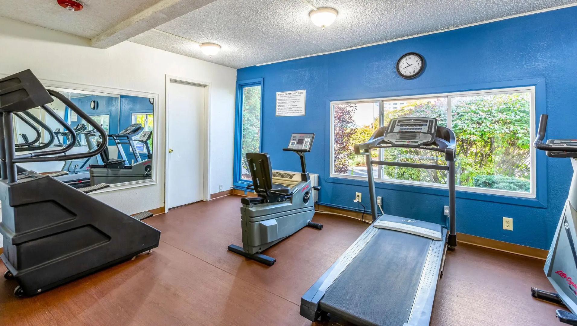 Magnuson Hotel Detroit Airport