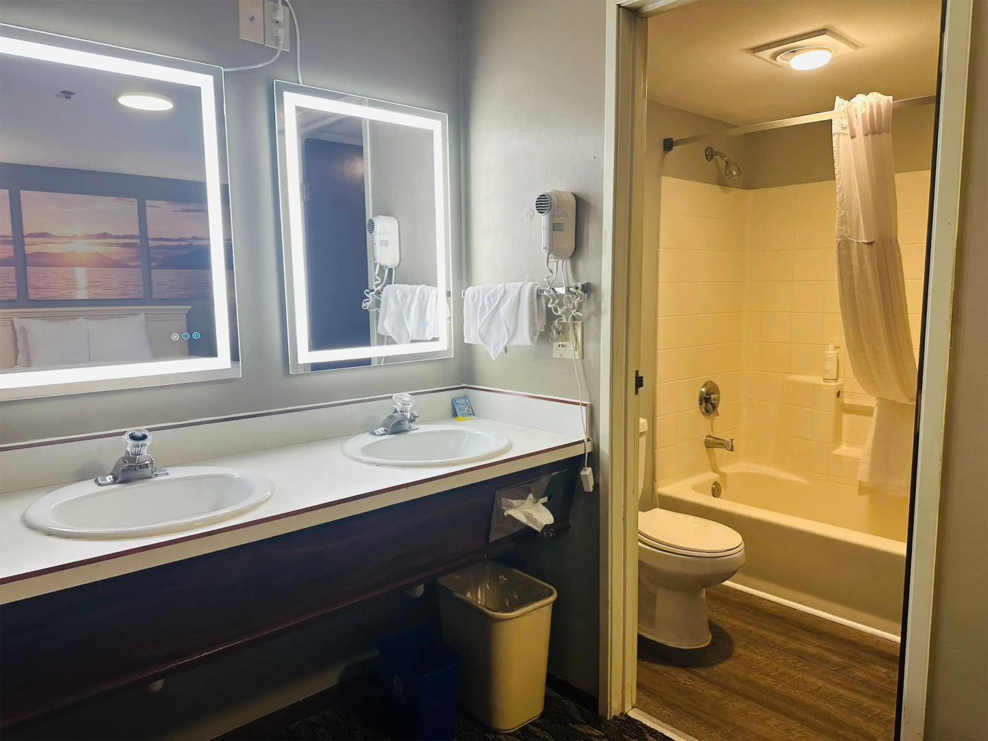 Days Inn by Wyndham Seatac Airport