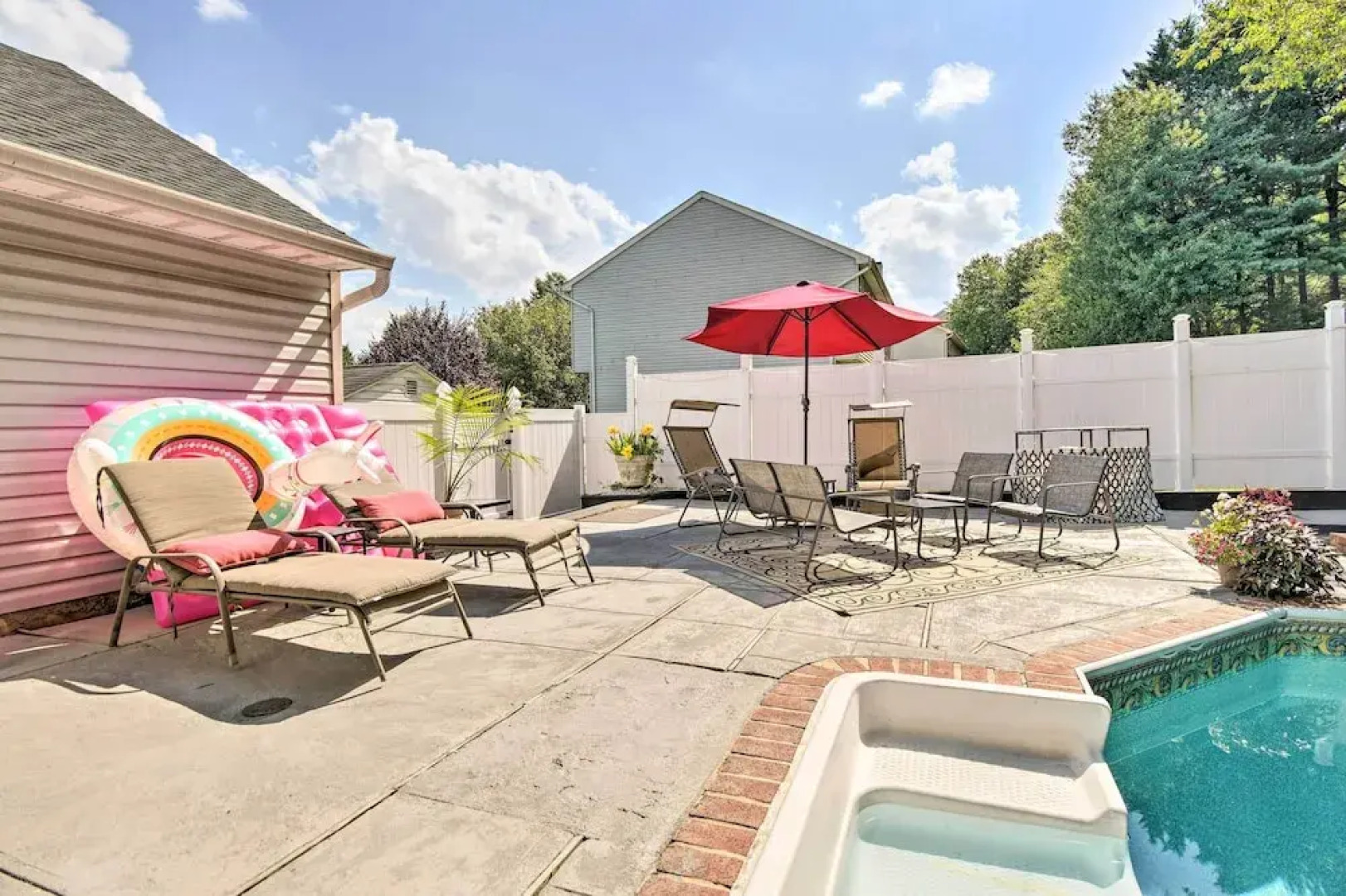 Bel Air Apartment w/ Pool ~ 2 Mi to Main St