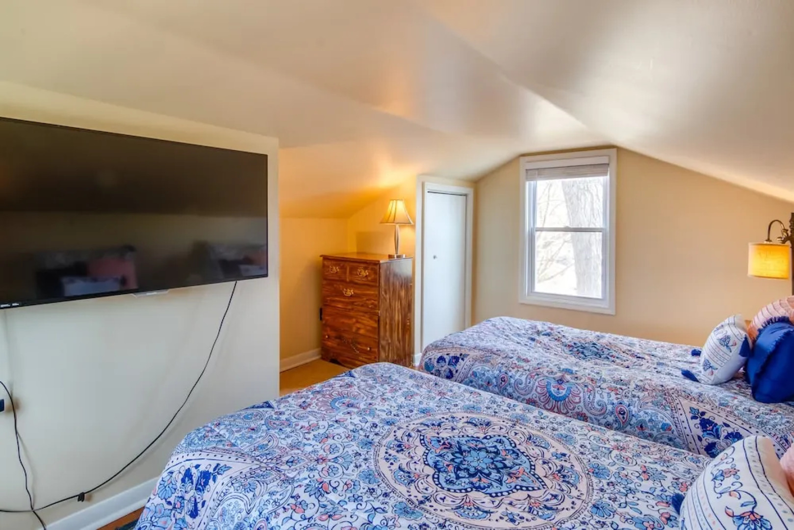 Steps to Chautauqua Lake: Cozy Cottage w/ Patio