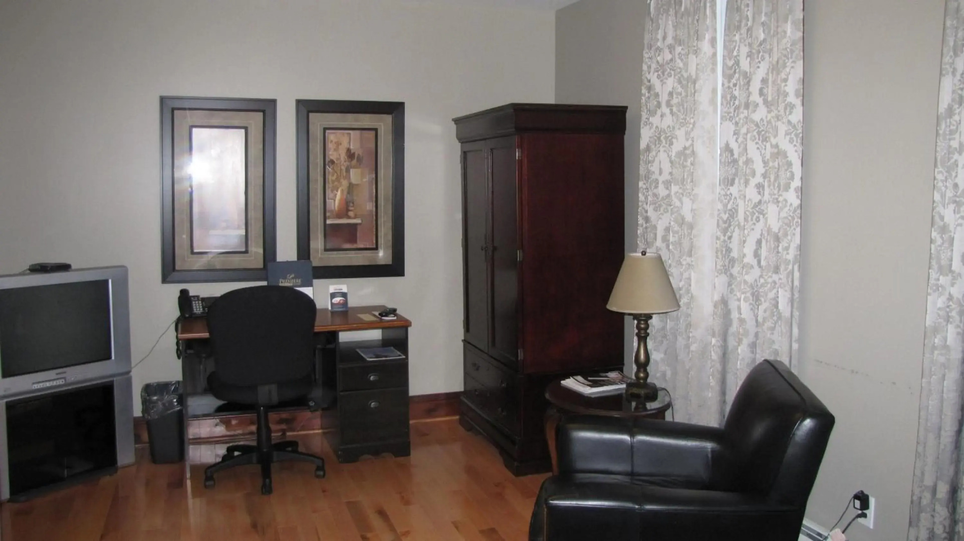 Spanish Bay Inn, CANADA