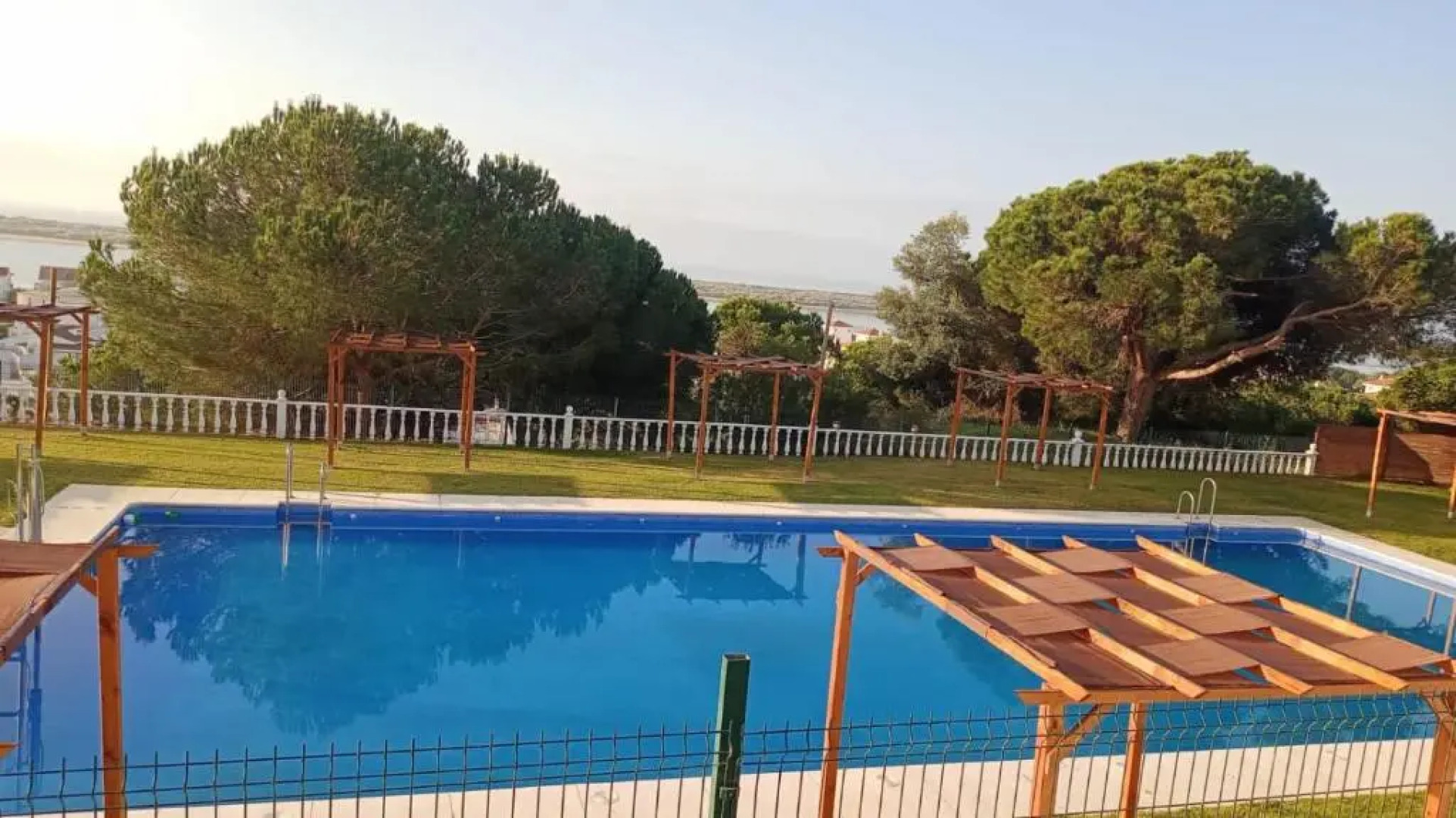 APARTAMENTO EN ROMPIDO con piscina, chiringuito y pistas