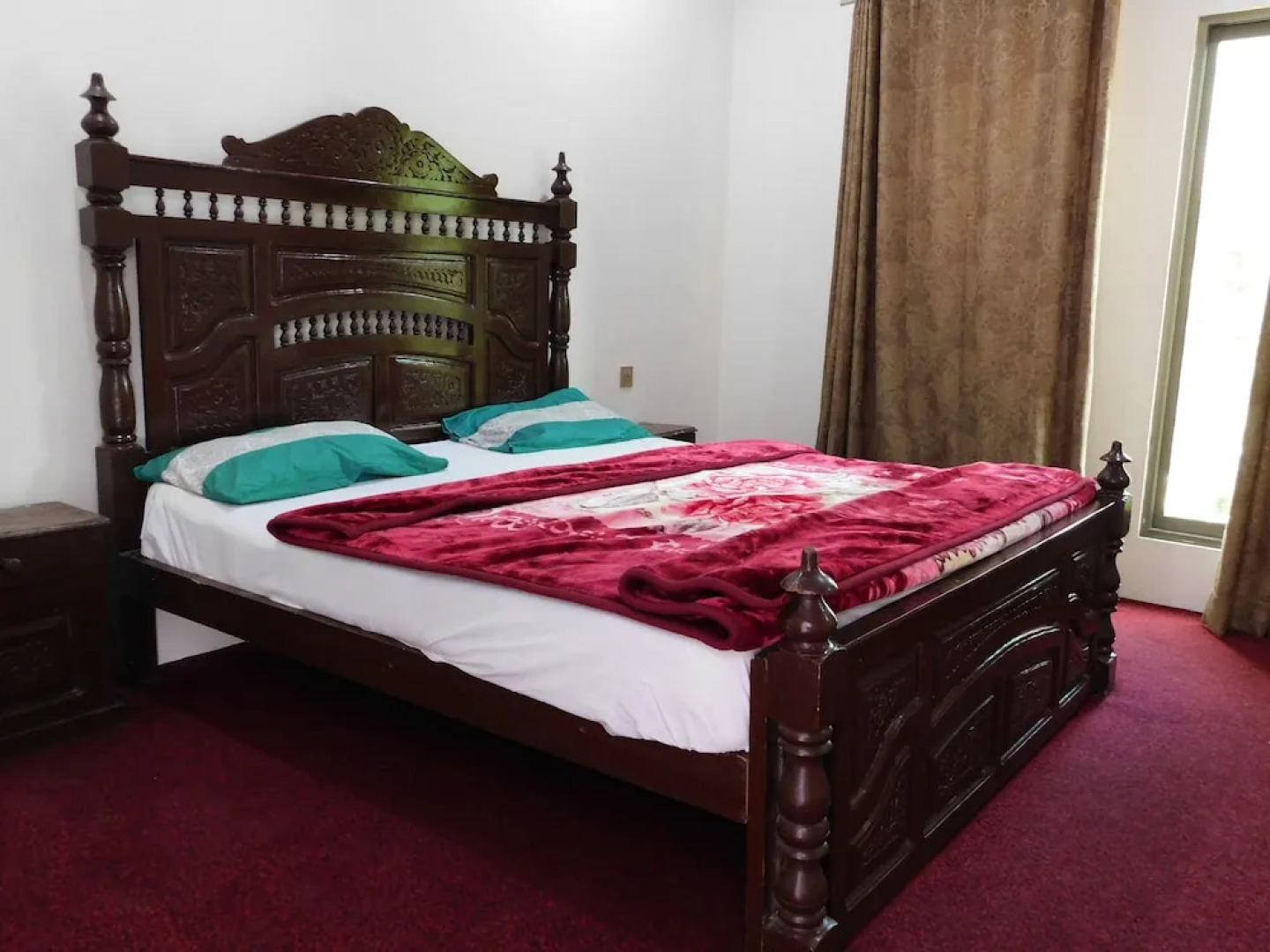 Pine View hotel and Restaurant