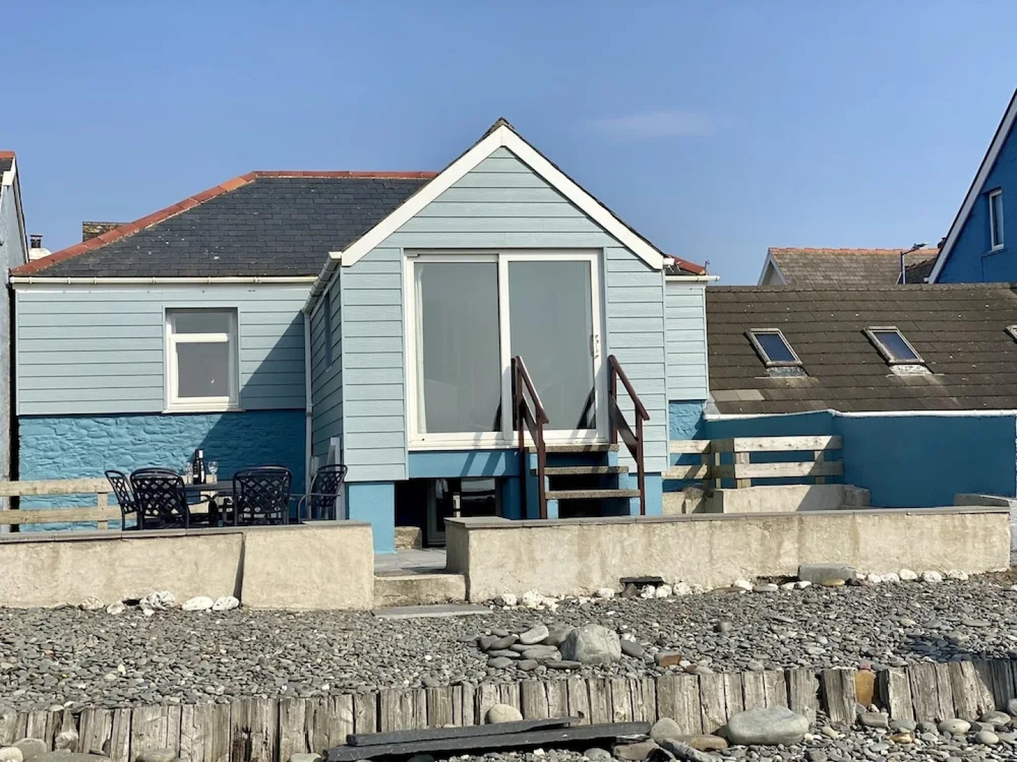 Beach Side House in Beautiful Borth