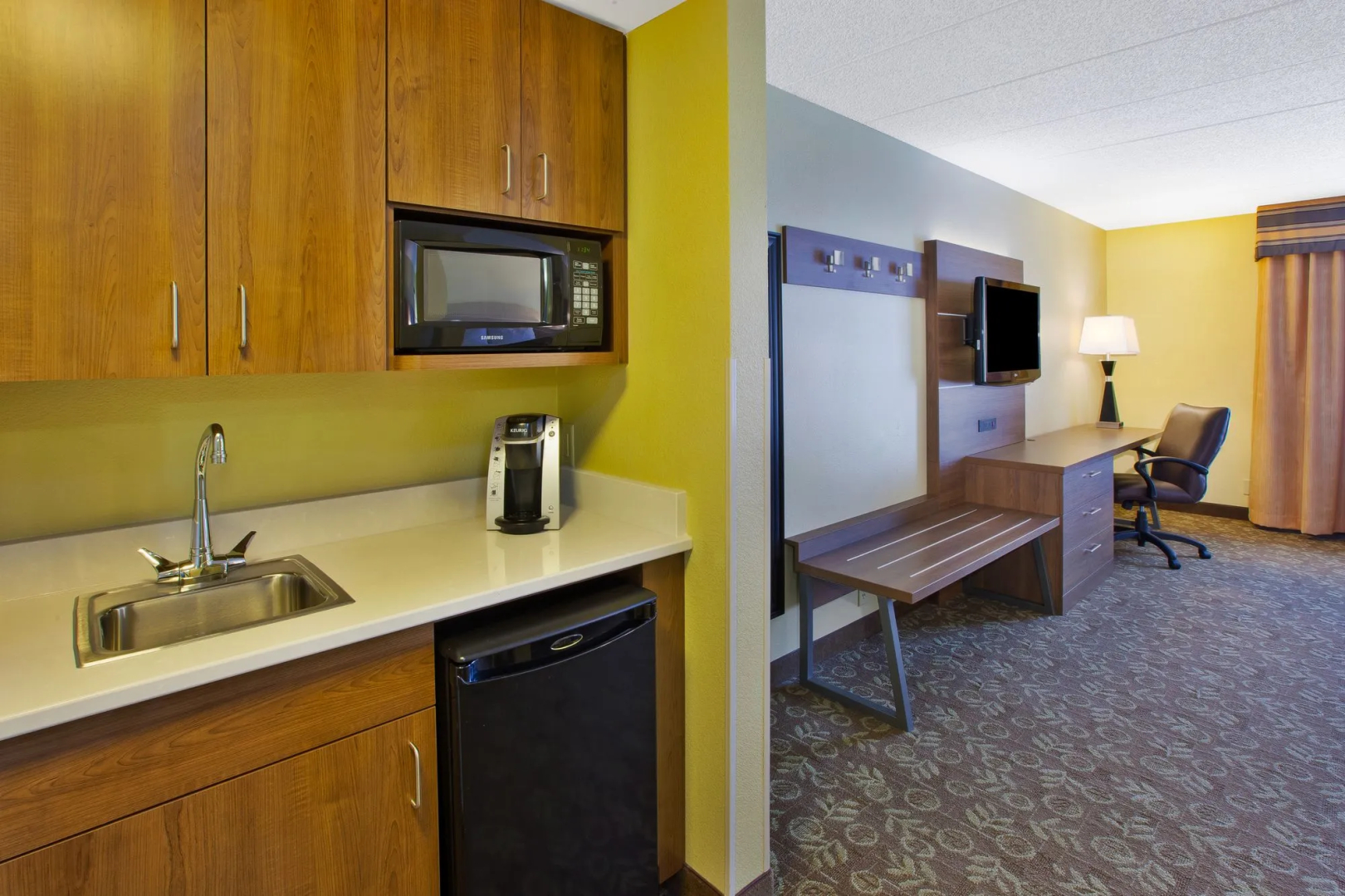 Holiday Inn Express & Suites Fort Wayne by IHG